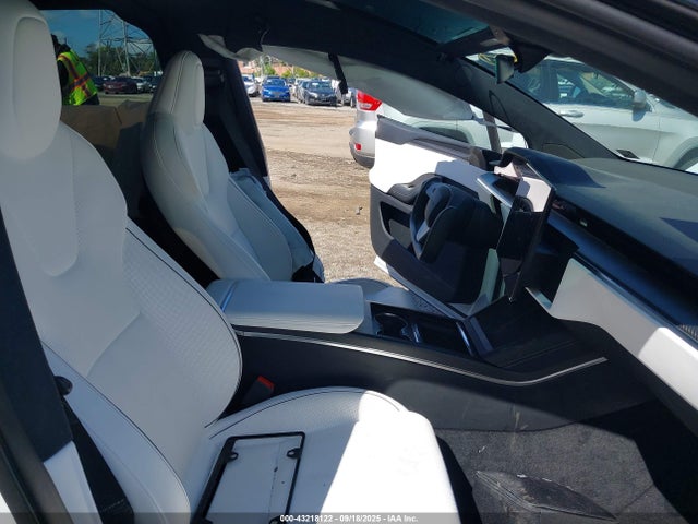 2023 TESLA MODEL X 7SAXCBE69PF429215 Photo 4