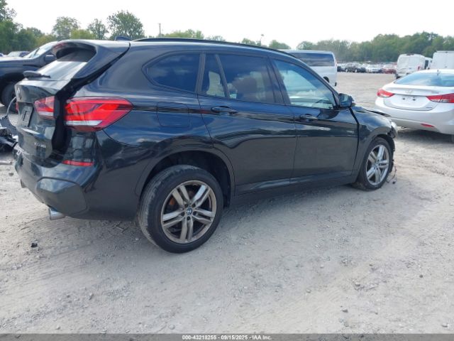 2021 BMW X1 WBXJG9C04M5S64768 Photo 3