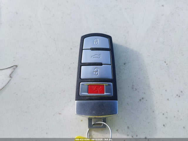 43218388 :رقم المزاد ، WVWRN7AN7DE504081 vin ، 2013 Volkswagen Cc 2.0t Lux مزاد بيع