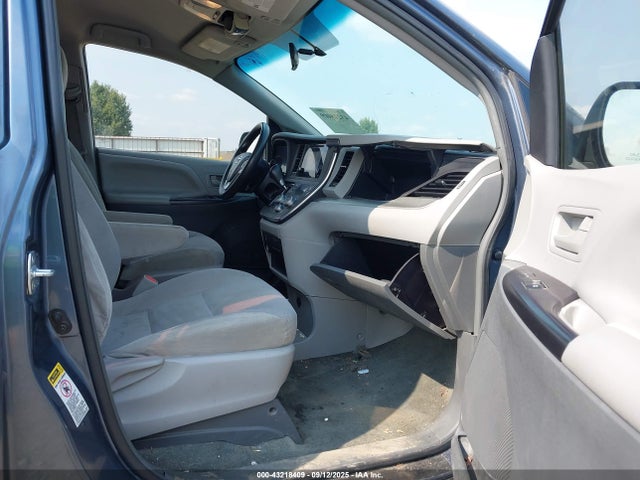 5TDZK3DC4FS674729 Toyota Sienna L 7 Passenger