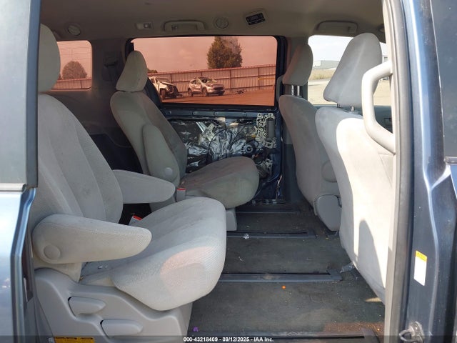 5TDZK3DC4FS674729 Toyota Sienna L 7 Passenger
