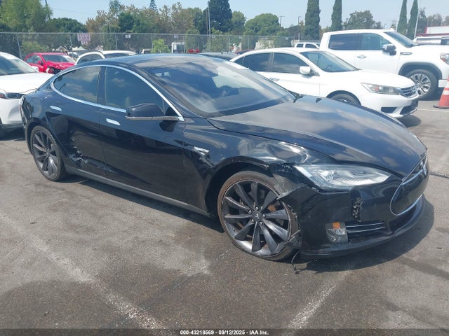 2015 TESLA MODEL S 5YJSA1H25FF094064 Photo 0