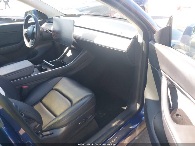 2021 TESLA MODEL Y 5YJYGDEE0MF067456 Photo 4