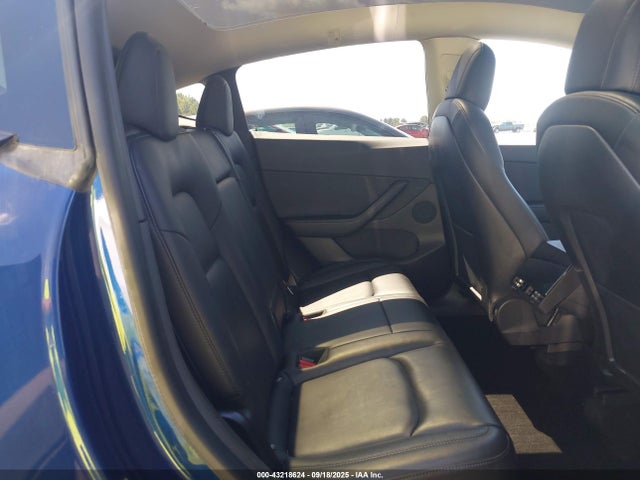 2021 TESLA MODEL Y 5YJYGDEE0MF067456 Photo 7