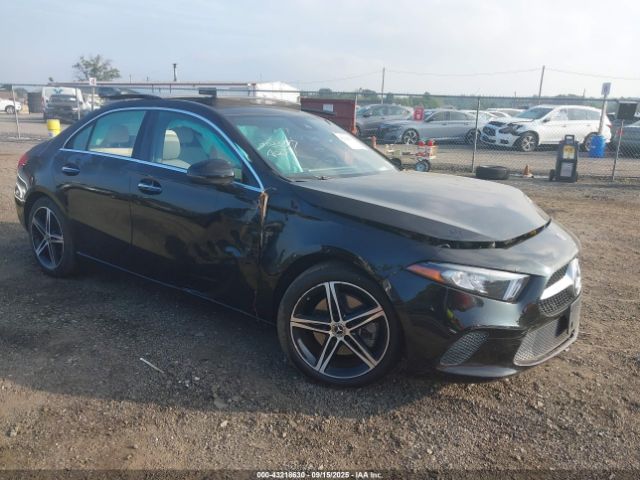 2022 MERCEDES-BENZ A 220 W1K3G4FB4NJ351803