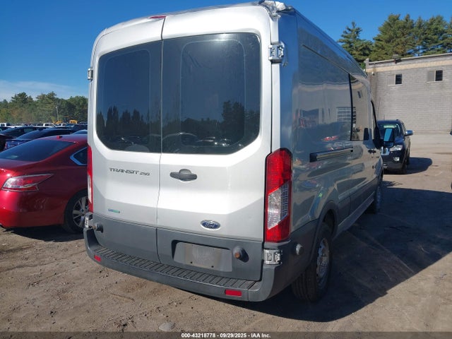 Ford 2015 2015 1FTNR2CG5FKA26882 Image 4