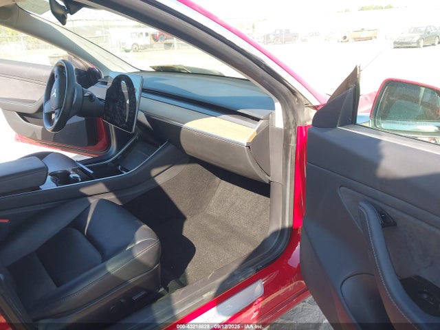 2019 TESLA MODEL 3 5YJ3E1EB8KF387030 Photo 4