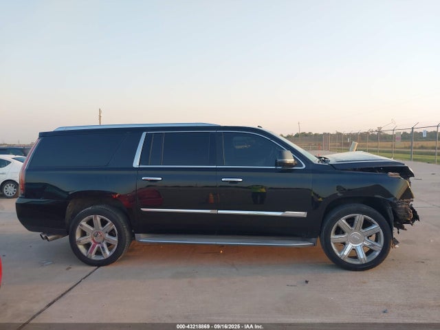 1GYS3SKJ7FR598328 Cadillac Escalade Esv Luxury