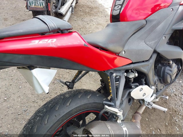 MH3RH06Y6FK008468 Yamaha 2015