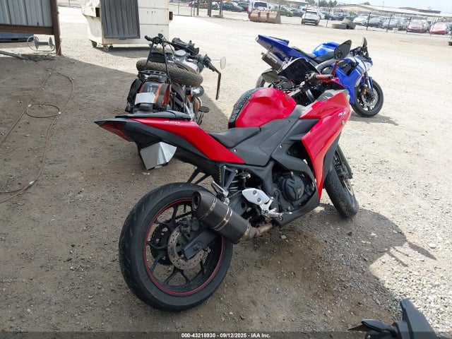 MH3RH06Y6FK008468 Yamaha 2015