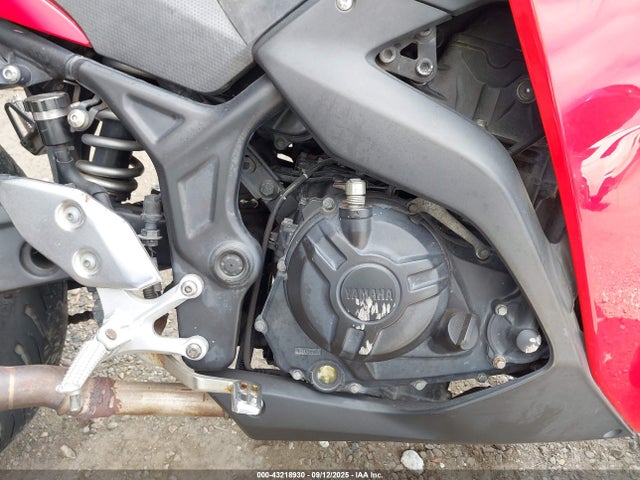 MH3RH06Y6FK008468 Yamaha 2015