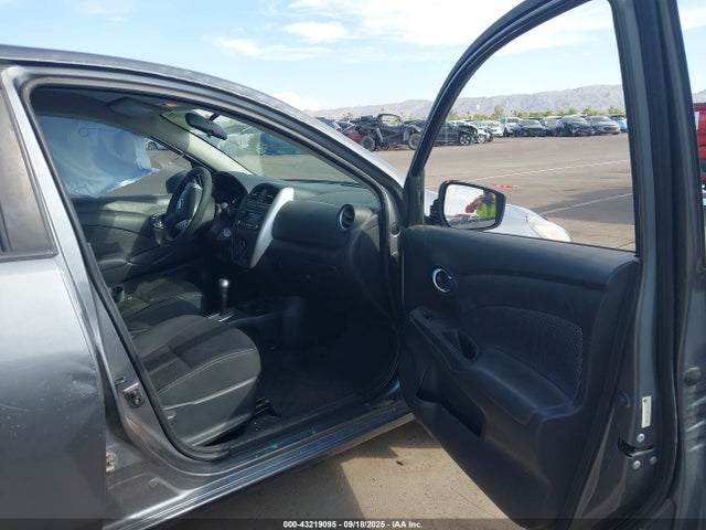 Nissan 2016 2016 3N1CN7AP2GL861036 Image 5