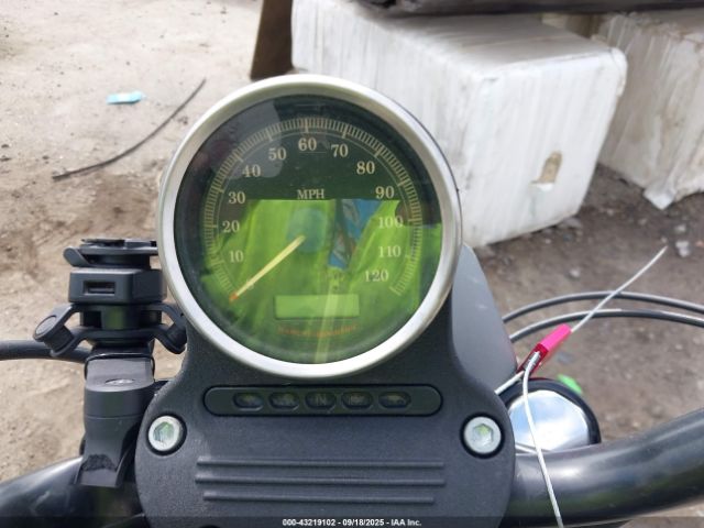 2010 HARLEY-DAVIDSON XL883 1HD4LE234AC415060 Photo 6