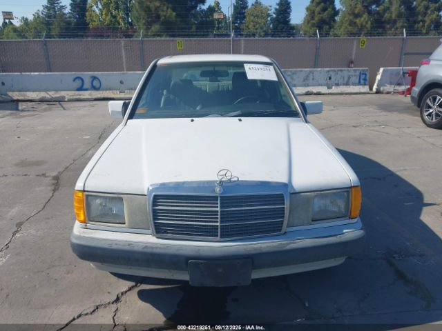 1992 MERCEDES-BENZ 190 WDBDA28D6NF955504 Photo 5