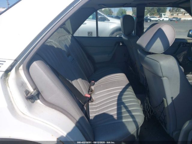 1992 MERCEDES-BENZ 190 WDBDA28D6NF955504 Photo 7