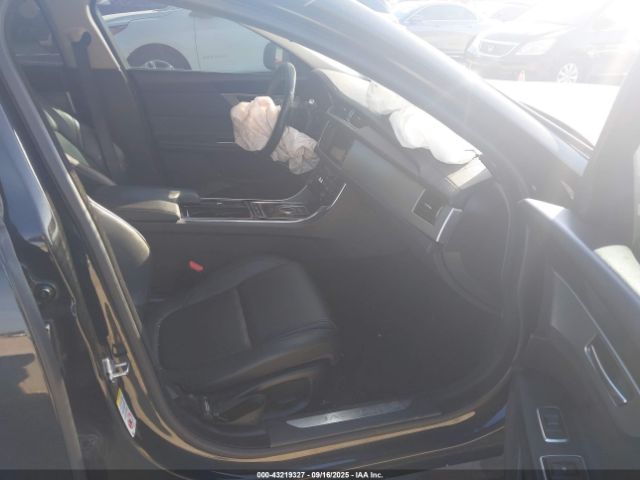 2016 JAGUAR XF SAJBD4BV9GCY11013 Photo 4