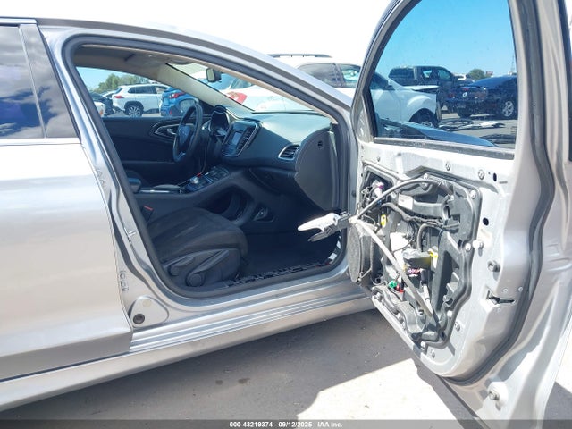 Chrysler 2016 2016 1C3CCCAB7GN171996 Image 5
