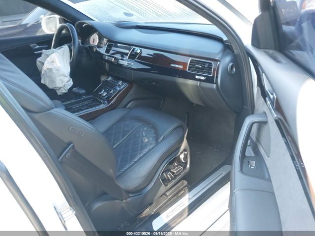 2016 AUDI A8 L WAU43AFD4GN011621 Photo 4