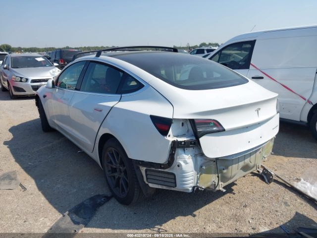 2018 TESLA MODEL 3 5YJ3E1EB0JF115635 Photo 2