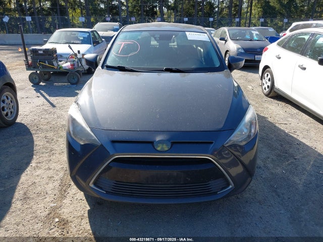 3MYDLBZV9GY132436 Scion p5v