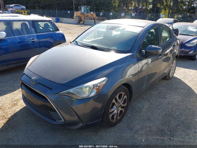 3MYDLBZV9GY132436 Scion p5v