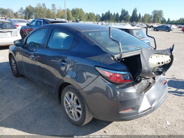 3MYDLBZV9GY132436 Scion p5v