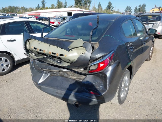 3MYDLBZV9GY132436 Scion p5v