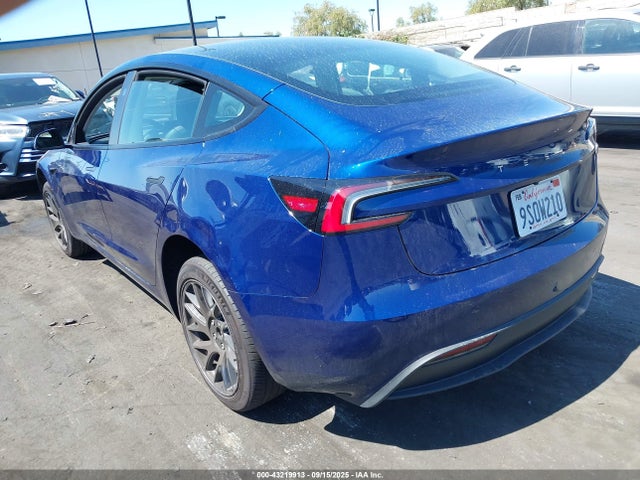 2025 TESLA MODEL 3 5YJ3E1EA0SF930877 Photo 2