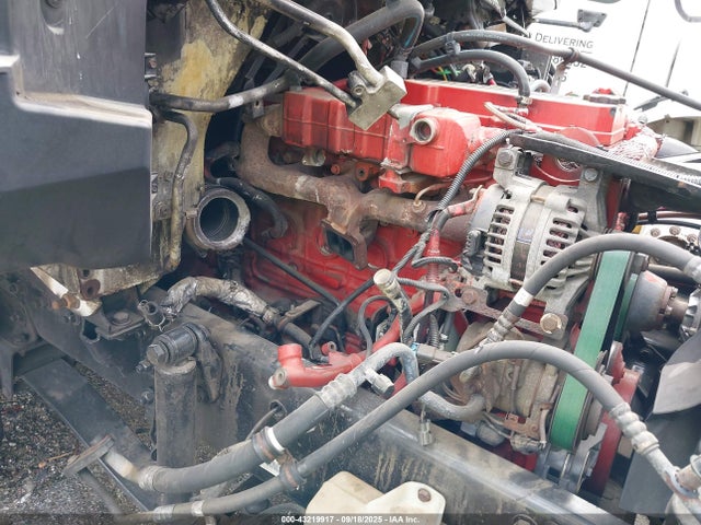 1FVACWDT2EHFM5989 Freightliner Cummins Isb