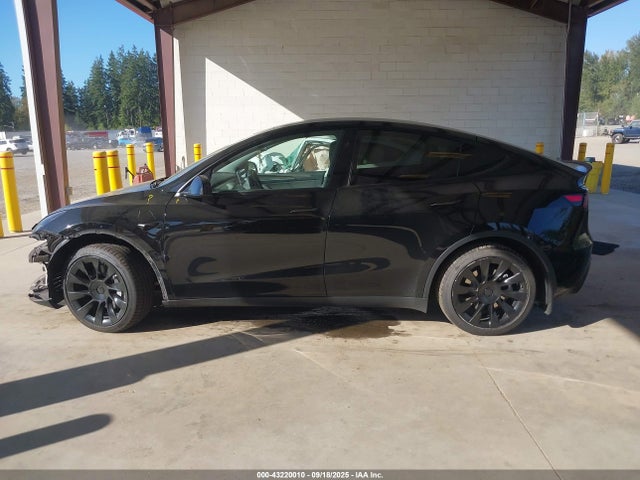 7SAYGAEE4PF932404 Tesla Model Y