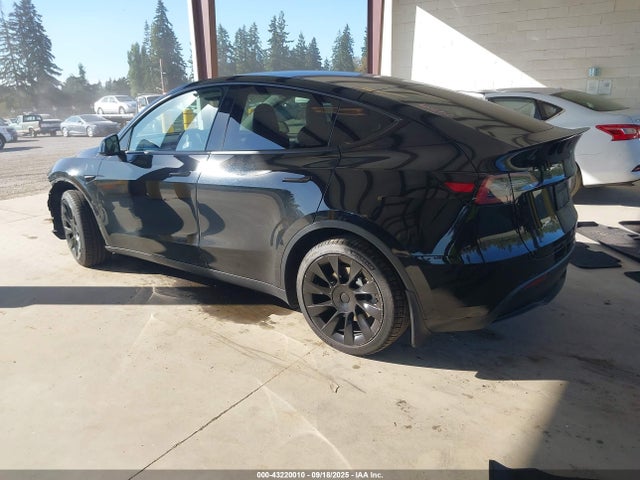 2023 TESLA MODEL Y 7SAYGAEE4PF932404 Photo 2
