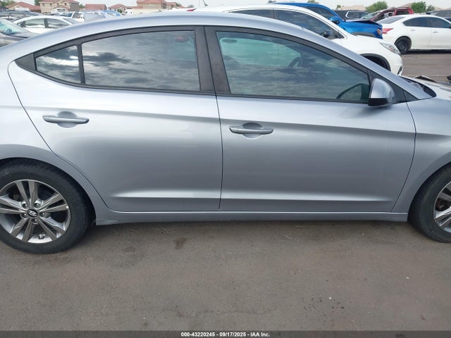 5NPD84LFXHH121134 Hyundai Elantra