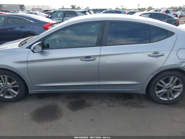 5NPD84LFXHH121134 Hyundai Elantra