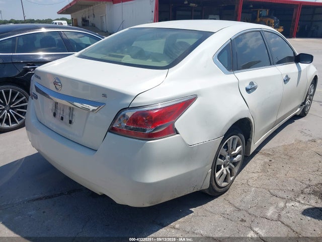 Nissan Altima 2015 1N4AL3AP0FN330361 Image 4