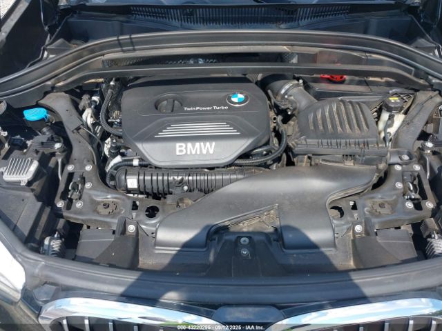 2016 BMW X1 WBXHT3C32G5E50186 Photo 9