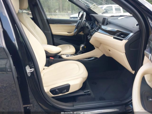 2016 BMW X1 WBXHT3C32G5E50186 Photo 4
