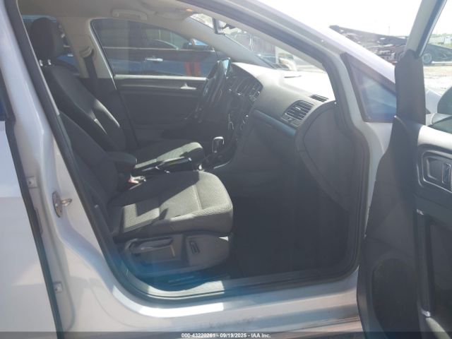 2018 VOLKSWAGEN GOLF SPORTWAGEN 3VWD17AU2JM762959 Photo 4