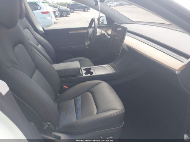 2024 TESLA MODEL Y 7SAYGDEE1RA269794 Photo 4