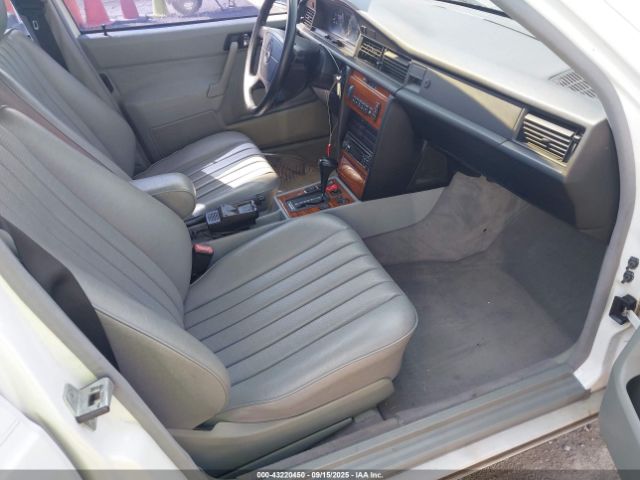1992 MERCEDES-BENZ 190 WDBDA29D4NF945536 Photo 4