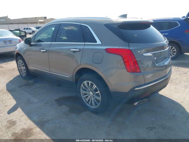 2017 CADILLAC XT5 1GYKNBRS8HZ267561 Photo 2