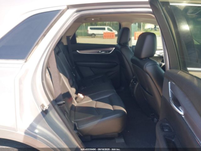 2017 CADILLAC XT5 1GYKNBRS8HZ267561 Photo 7