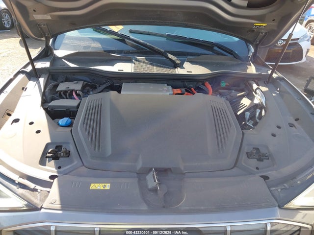 2019 AUDI E-TRON WA1LABGE4KB015125 Photo 9