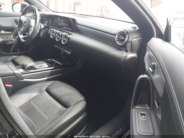 W1K5J4GB0LN091138 Mercedes-Benz m260