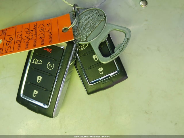 1C4RJKBG9M8200117 Jeep GRAND CHEROKEE L