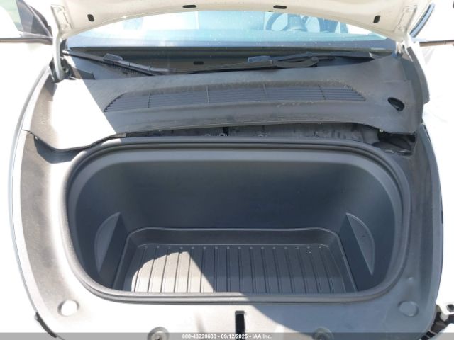 2021 TESLA MODEL Y 5YJYGAEE7MF179038 Photo 9