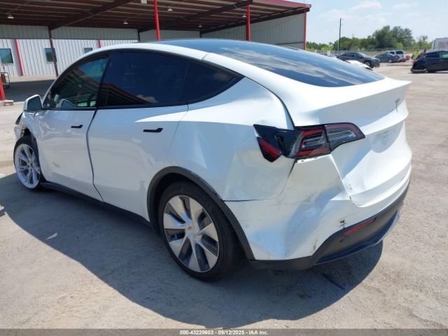 2021 TESLA MODEL Y 5YJYGAEE7MF179038 Photo 2