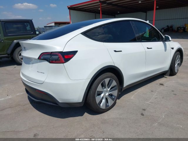 2021 TESLA MODEL Y 5YJYGAEE7MF179038 Photo 3