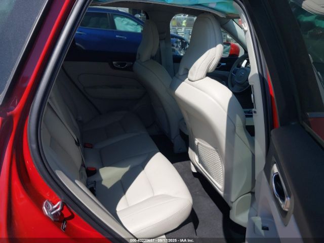 2021 VOLVO XC60 YV4102RK1M1738035 Photo 7