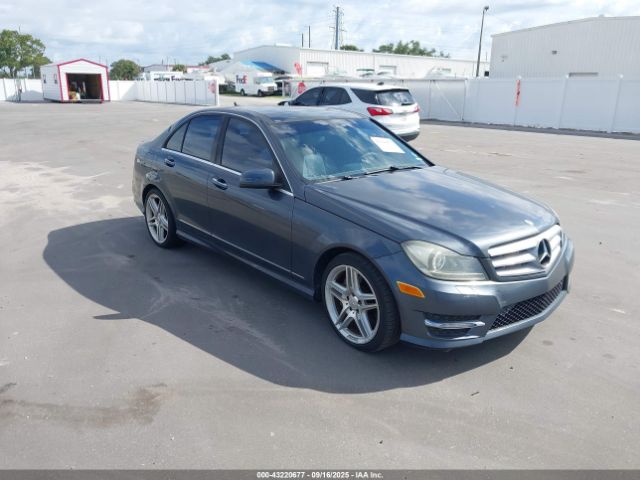 2013 MERCEDES-BENZ C 350 WDDGF5HB3DA758310