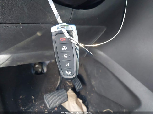 Продажа на аукционе авто 2017 Ford Escape Titanium, vin: 1FMCU9JD0HUD84692, номер лота: 43220697